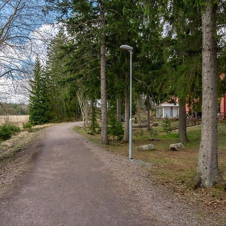 Uppsala Large Family Home Beside Forest Exterior foto